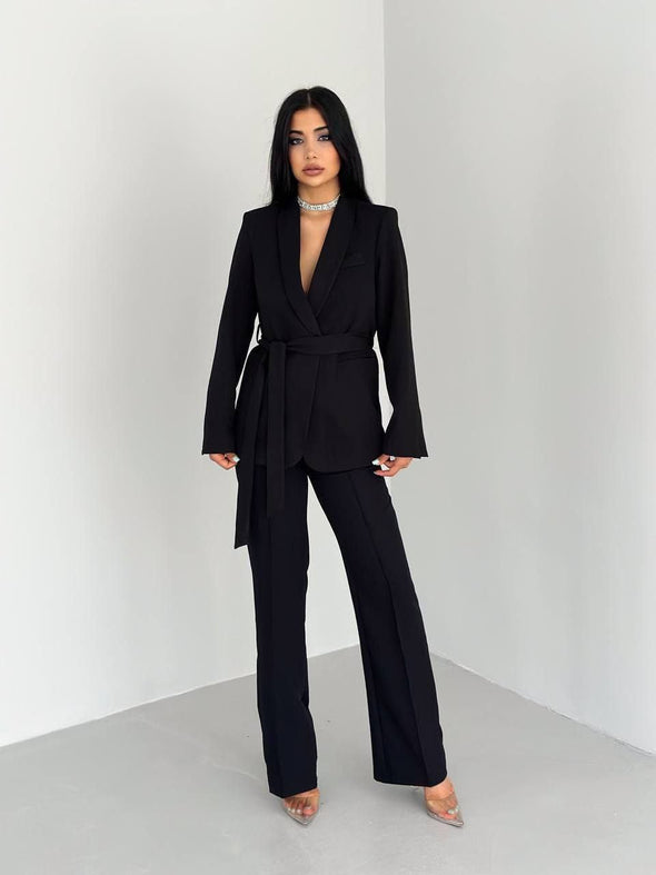 Odijelo crno- sa pojasom