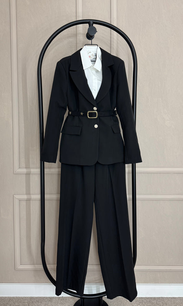 Odijelo crno- sa ukrasnim dugmadima