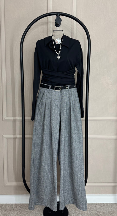 Hlace sirokih nogavica sa uzorkom - sive