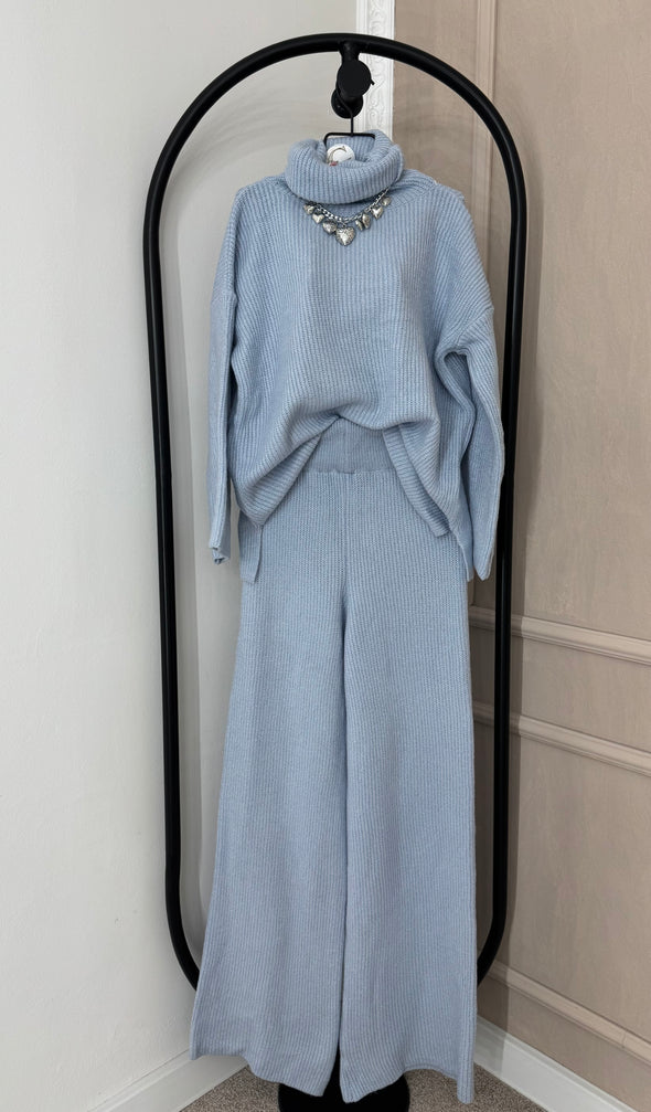 Komplet - svijetlo plavi