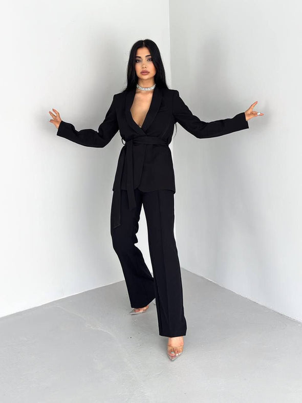 Odijelo crno- sa pojasom