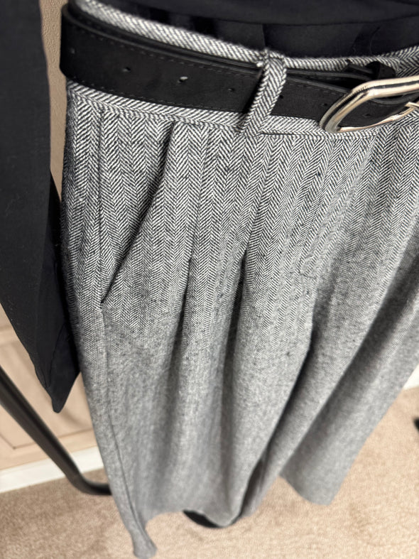 Hlace sirokih nogavica sa uzorkom - sive