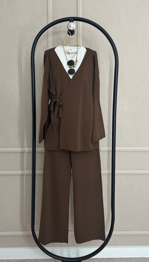 Trikotazni komplet - smedji