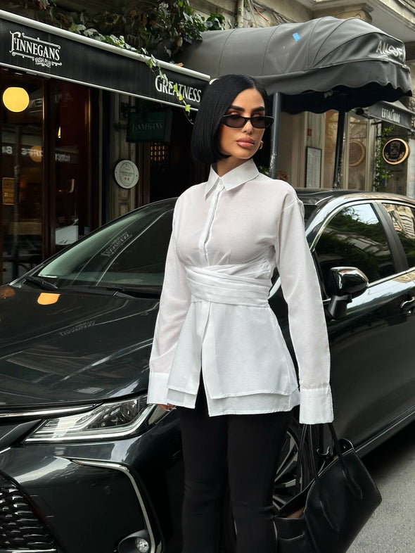 Bijela kosulja sa pojasom