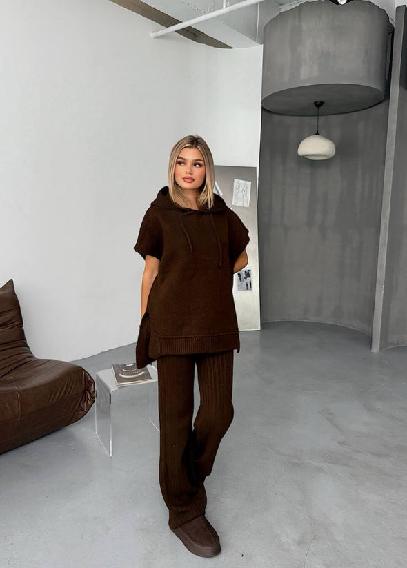 Komplet - ( pulover i pantalone) smedji