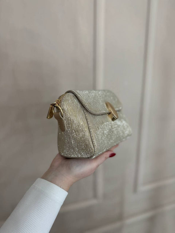 Glam gold